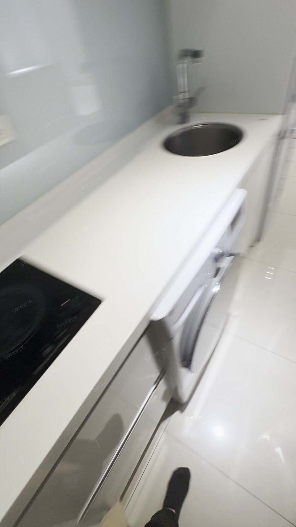 社宅免仲介費可租補中山國小捷運電梯管理陽台套房 - Image 1