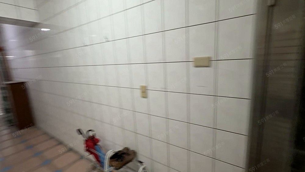 自強路電梯三房有窗平面車位(可租補)四台冷氣全新 - Image 1