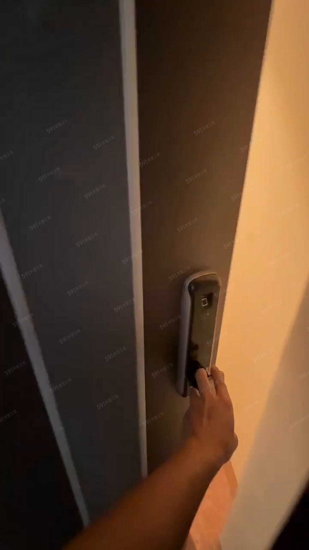 忠孝敦化🏠免爬高/格局方正家具齊全/屋況佳/洗脫烘/機能強 - Image 1