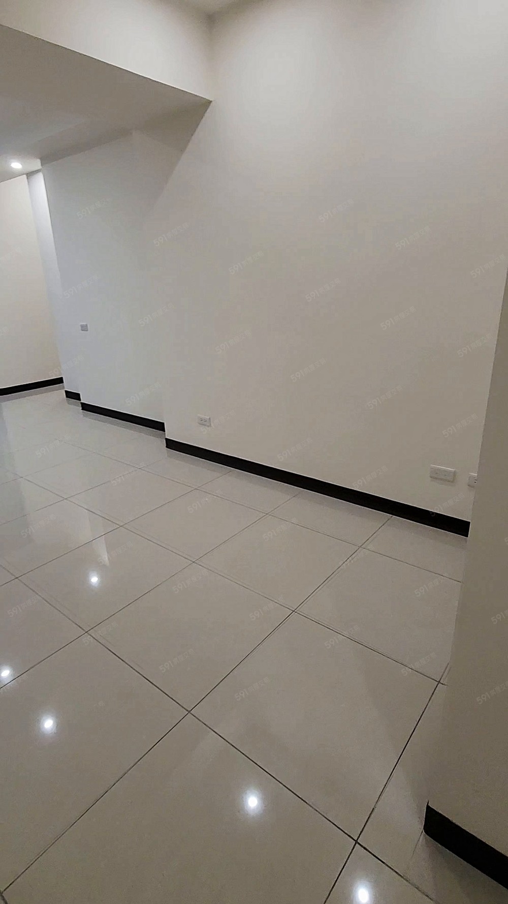 世界花園◆新屋◆景觀美宅◆捷運海山站◆三房車◆可租補入籍 - Image 1